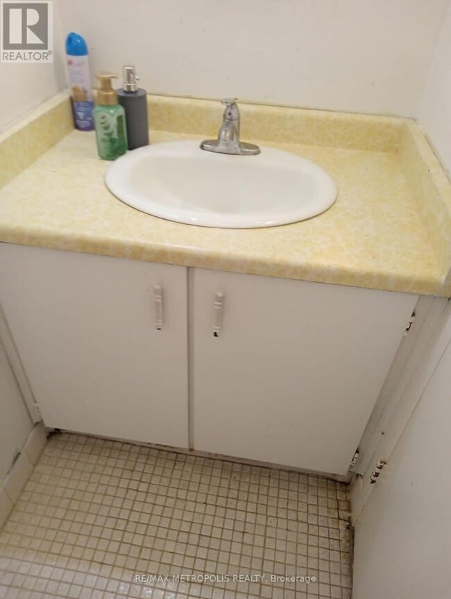 Photo - 25 Sunrise Ave Unit 202