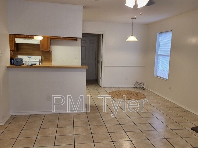 Photo - 16124 Shoshone Dr