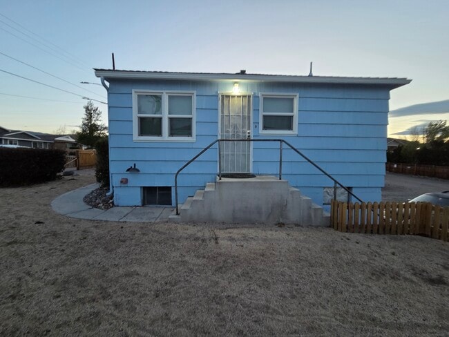 Photo - 849 Roberts St