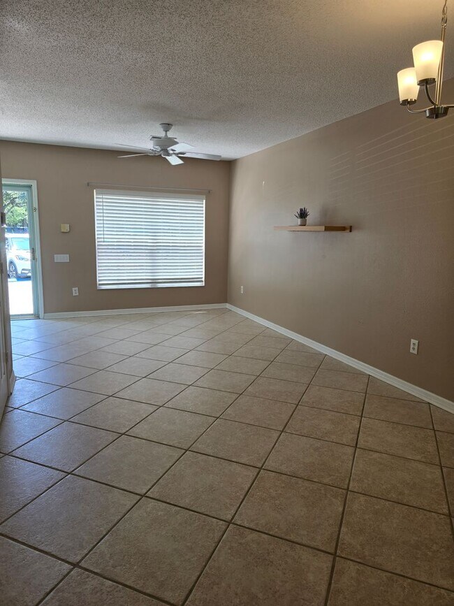 8626 Hunters Key Cir