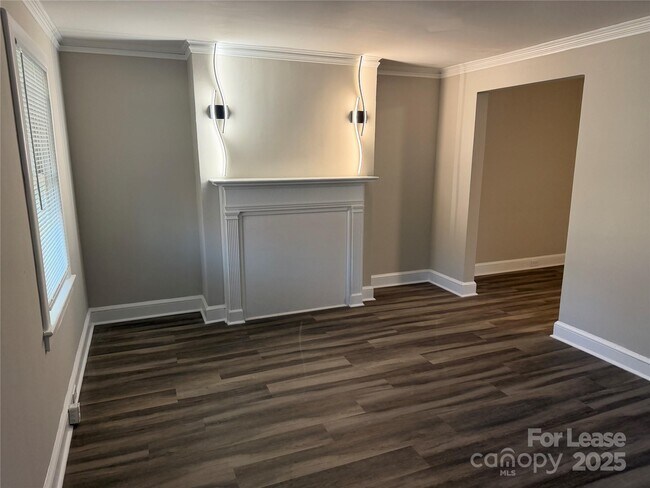 Photo - 3516 The Plaza