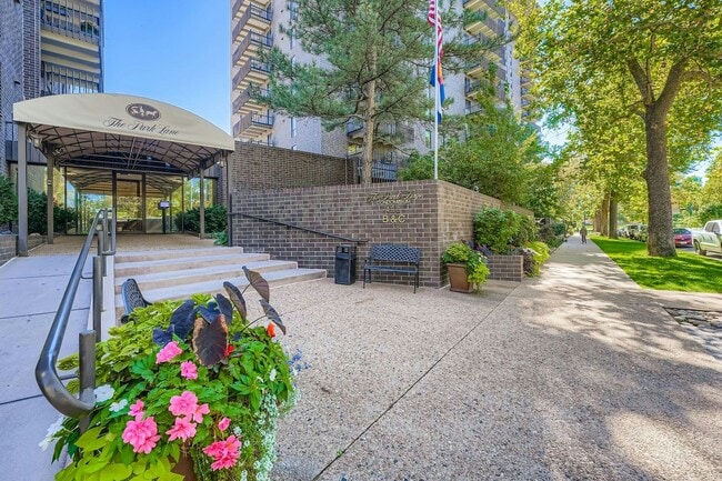 Building Photo - 460 S Marion St Pkwy Unit 952B