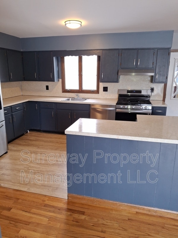 Photo - 486 Mercer St