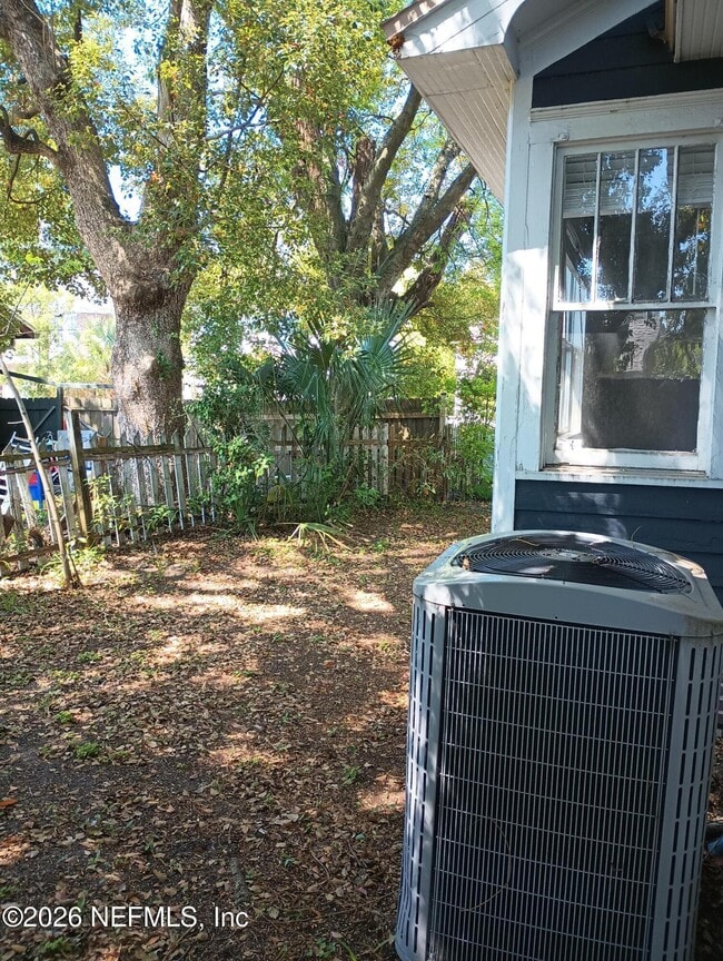 Photo - 2566 Haldumar Terrace