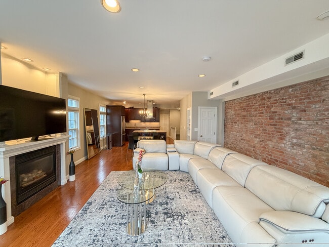 Photo - 11 Gardner Rd Unit 3