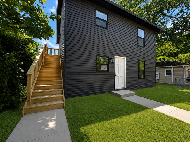 Building Photo - 105 Watson Ave Unit #B