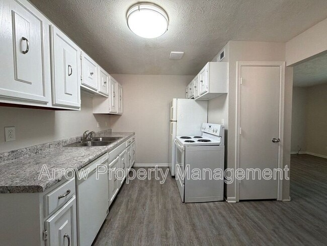 Building Photo - 922 A St Unit 5