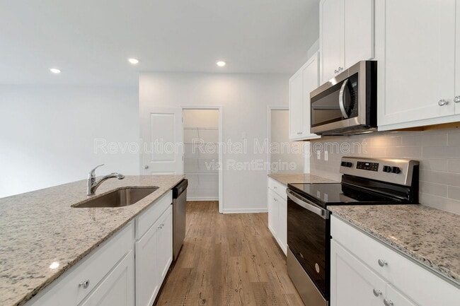 Photo - 101 Tumbling Waters Trl