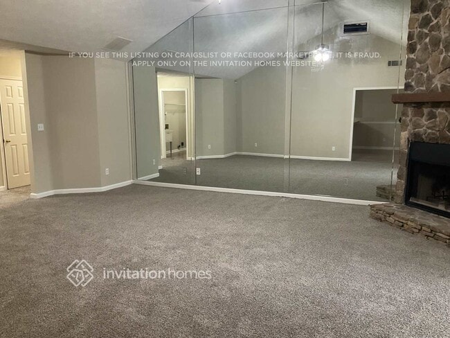 Photo - 1570 Canberra Dr