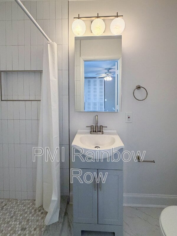 Photo - 425 Carriage Ln