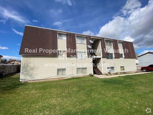 Building Photo - Half off first months rent!! New lower rent!! Unit # 4 Rental