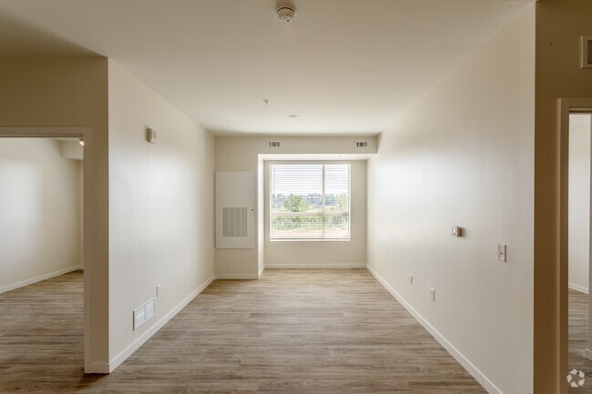 2BR, 1BA - 850 SF - Alameda View