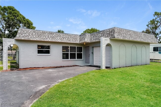 Building Photo - 7323 Barragan Rd