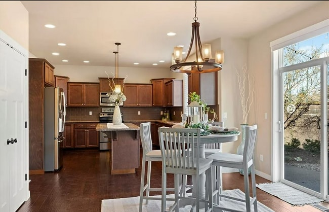 Photo - 1621 Bellerive Way SE