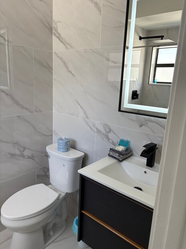 Photo - 735 SE 20th Ave Unidad g2