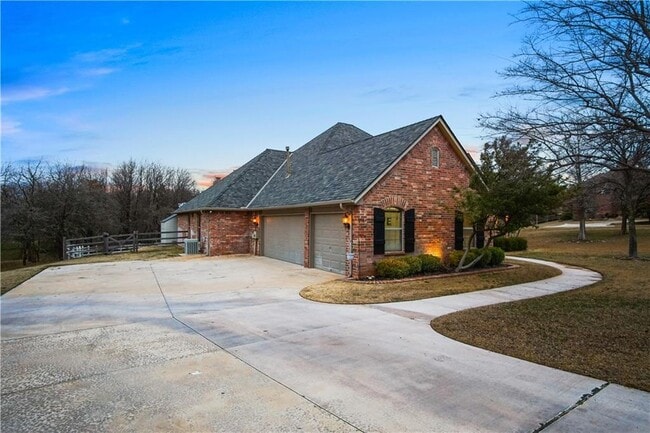 Photo - 9417 Forest Dale Dr