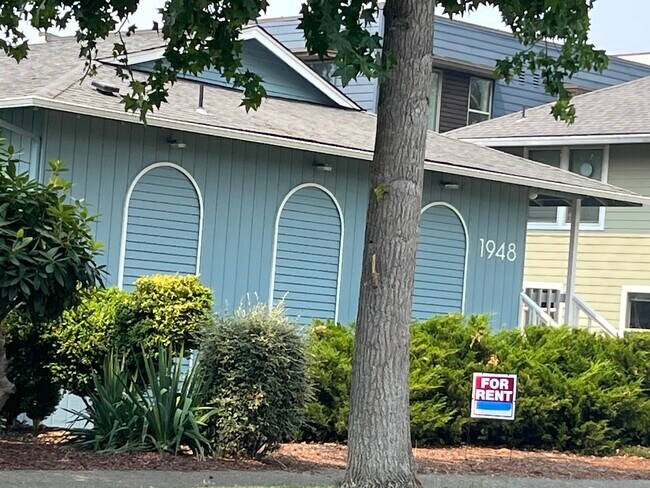 1948 Harris St Unit 5