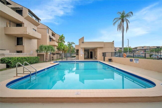 Photo - 10500 SW 108th Ave Unit B113