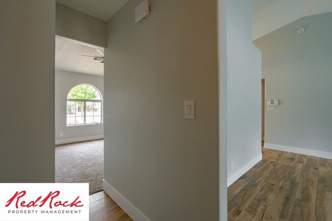 Photo - 3 Bedroom Home With 2 Car Garage In St. George