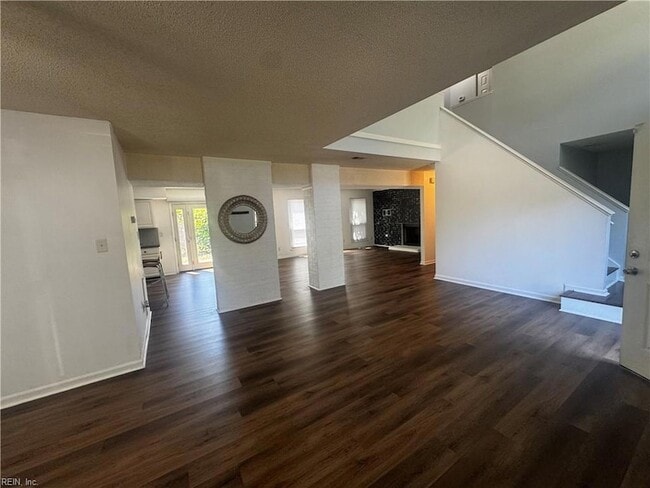 Photo - 4033 Foxwood Dr
