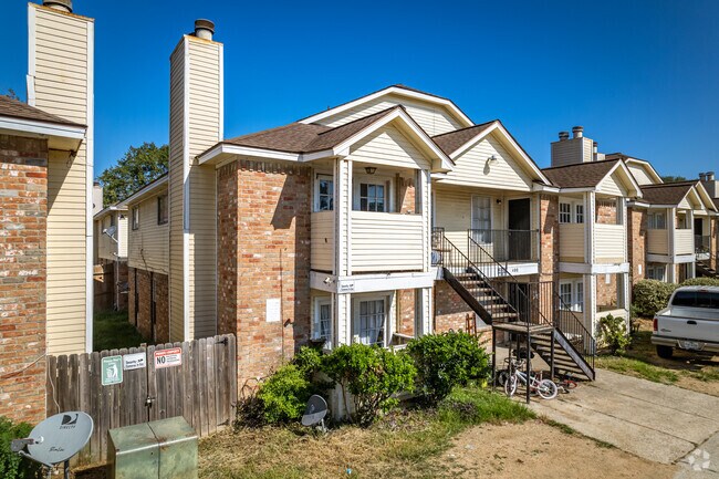 7118 Oakwood Glen Blvd - Oakwood Glen Condominiums