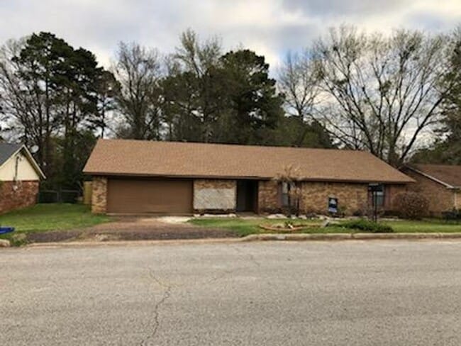 Building Photo - 3 Bedroom in Pine Tree Rental