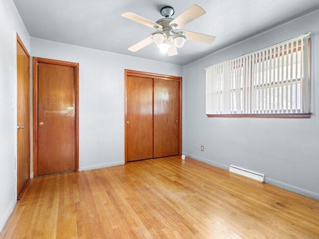 Photo - 2916 School St