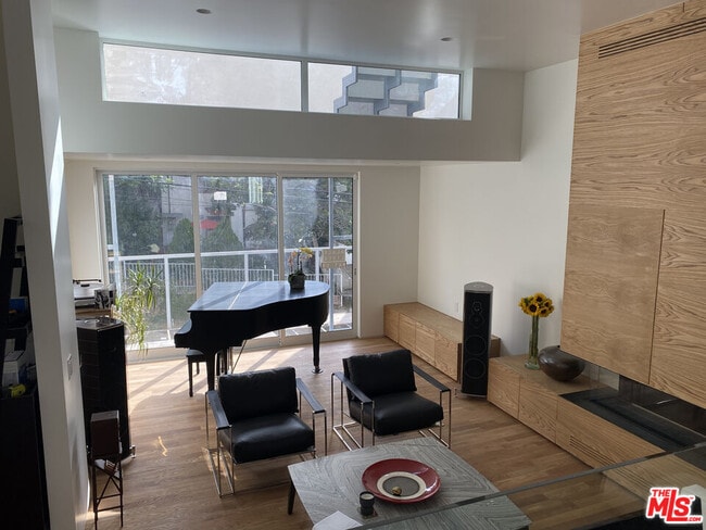 Photo - 444 W Avenue 37