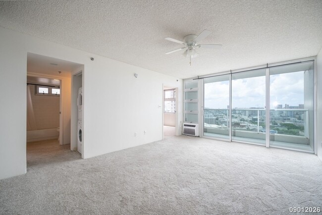 Photo - 1450 Young St