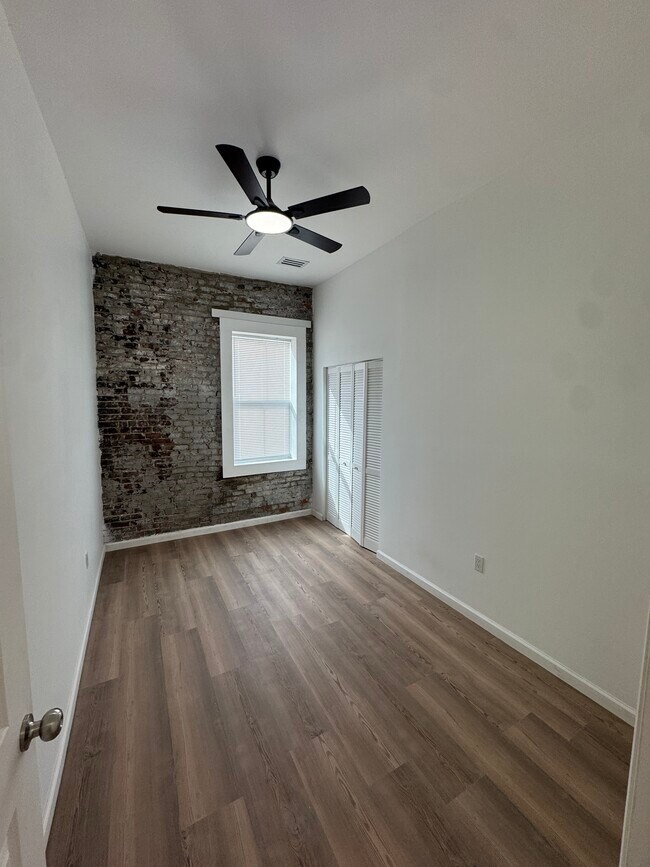 Photo - 839 S Jackson St Unit 5