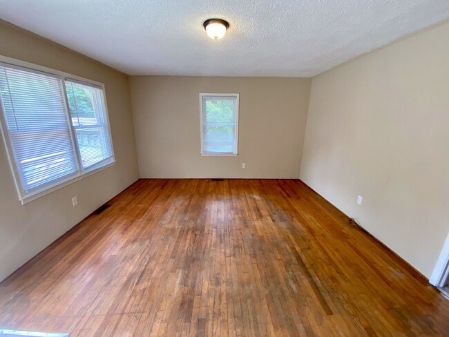 Photo - 106 Cantrell Dr
