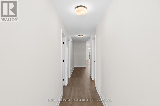 Photo - 1102 Moore St