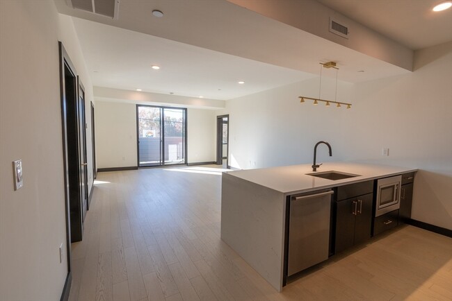 Photo - 395 Alewife Brook Pkwy Unidad 2H Rental