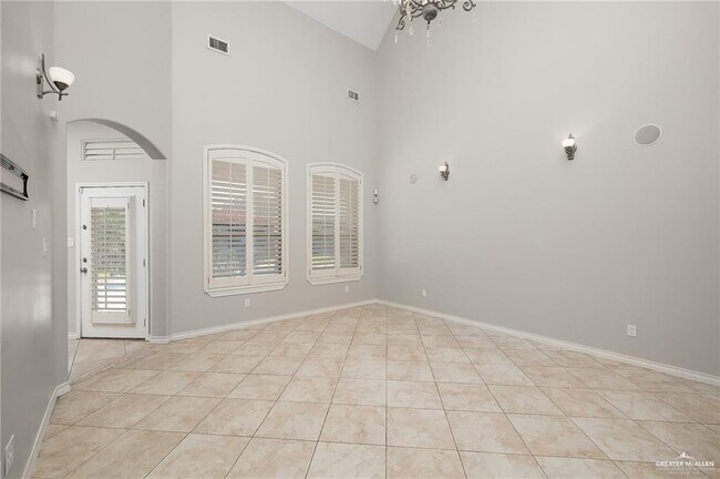 Photo - 18 N 49th St