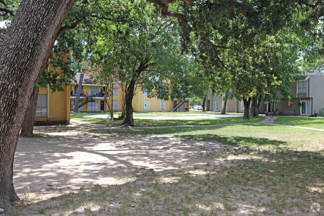 Photo - Casa Grande Apartments