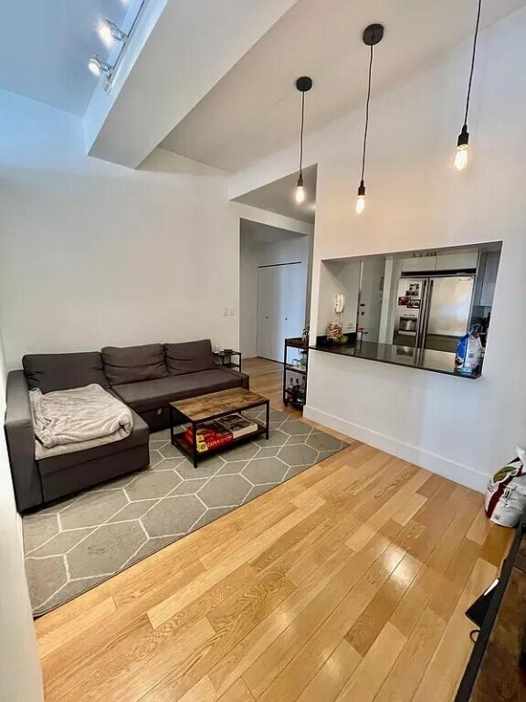 99 John St Unit 2208