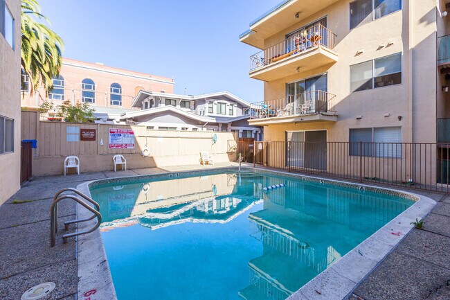 Photo - 345 MacArthur