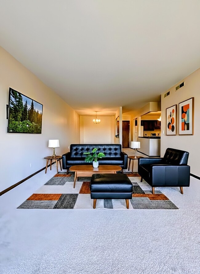 Photo - 6400 W Berteau Ave