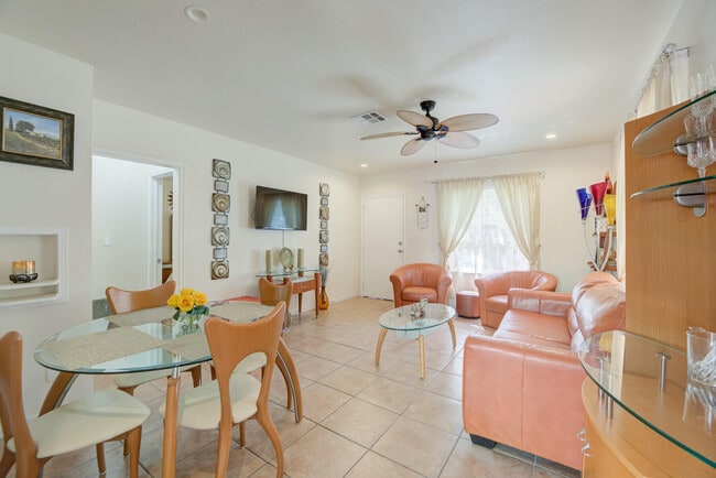 Photo - 1136 NE 17th Way