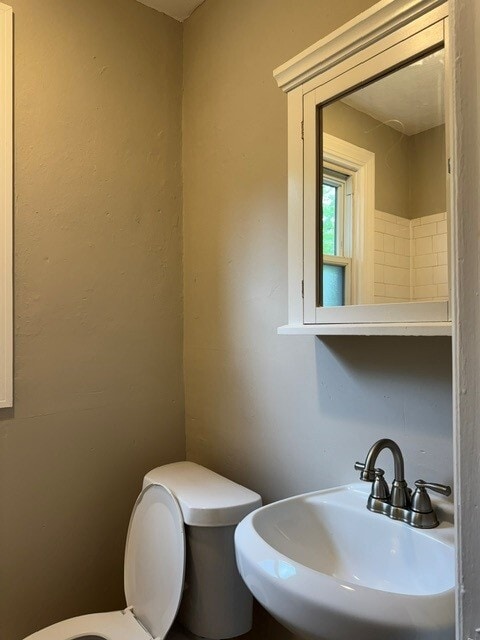 Photo - 211 W Arlee Ave