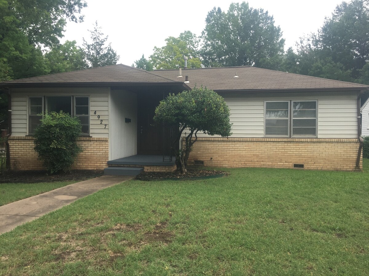 Photo - 4927 S Quincy Ave