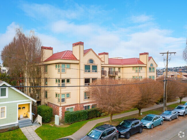 Windsor Court Apartments - Windsor Court Apartments