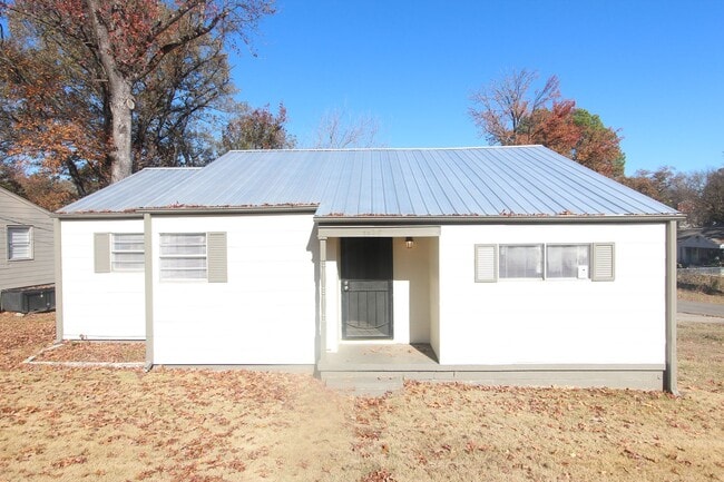 3 Bedroom, 1.5 Bath! New on the Market! B... - 3 Bedroom, 1.5 Bath! New on the Market!  B... Casa