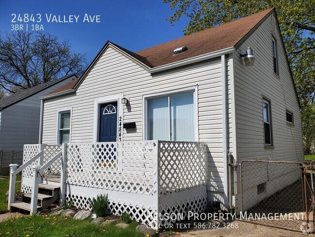 Building Photo - 3 Bedroom Bungalow Completely Updated with... Rental