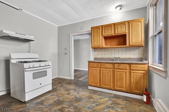 2 Columbus Pl Unit 2R