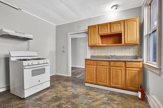 Photo - 2 Columbus Pl Unit 2R
