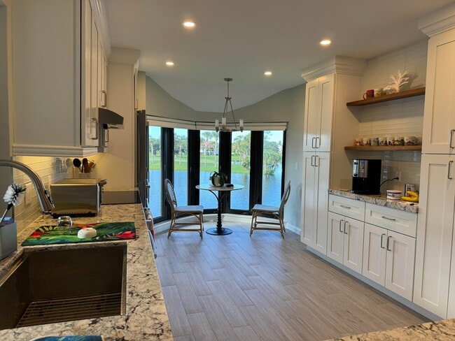Photo - 16913 Waterbend Dr Unit 266