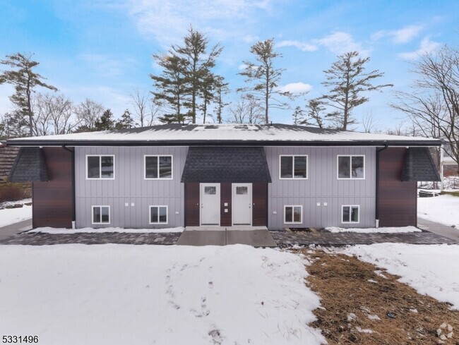 Building Photo - 108-A Hemlock Hill Rental