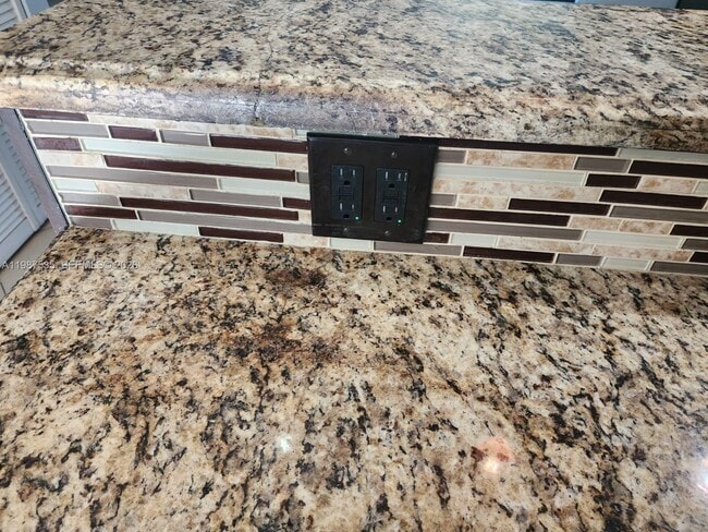 Photo - 537 N University Dr