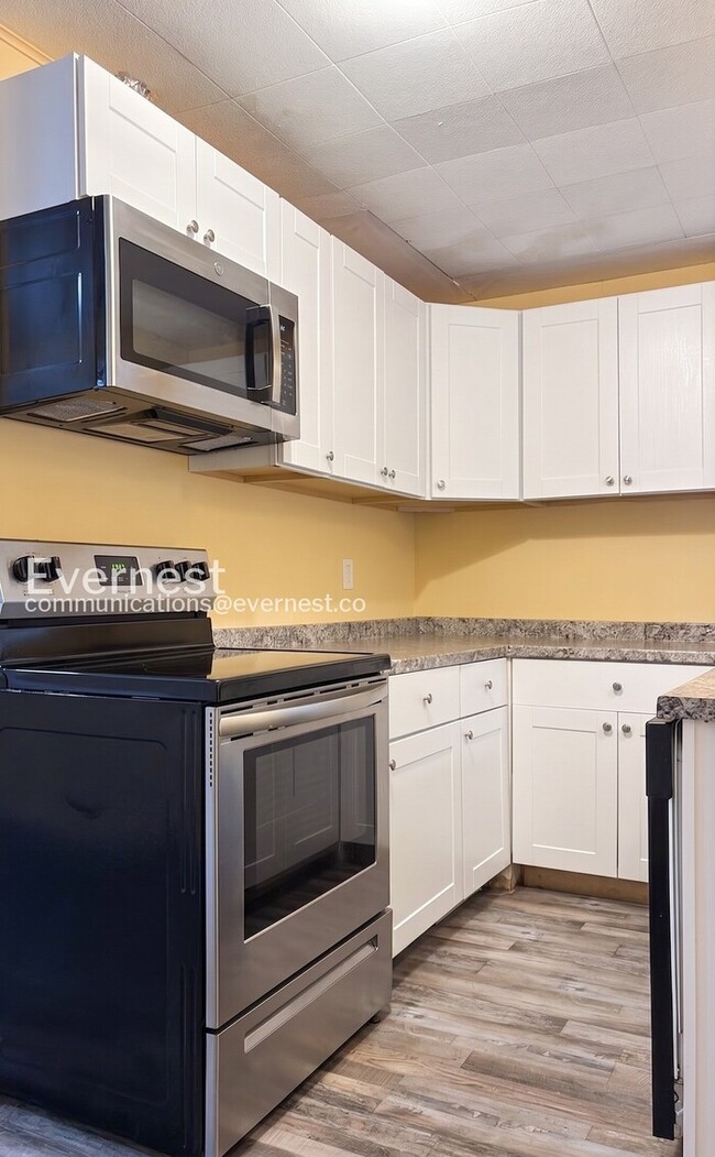 Photo - 2-Bed/1-Bath Town Home/ Available Now!